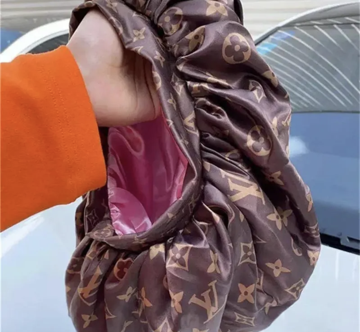 Luxury Bonnet set of 3/accessories.