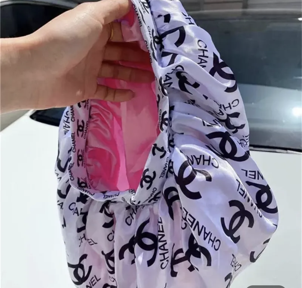 Luxury bonnet/accessories.